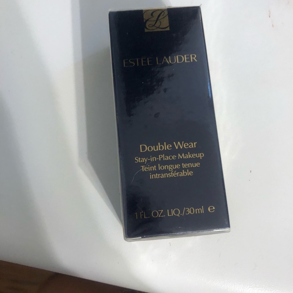 Brand new Estée Lauder Double Wear foundation